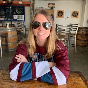 Meet your Posher, Caitlin